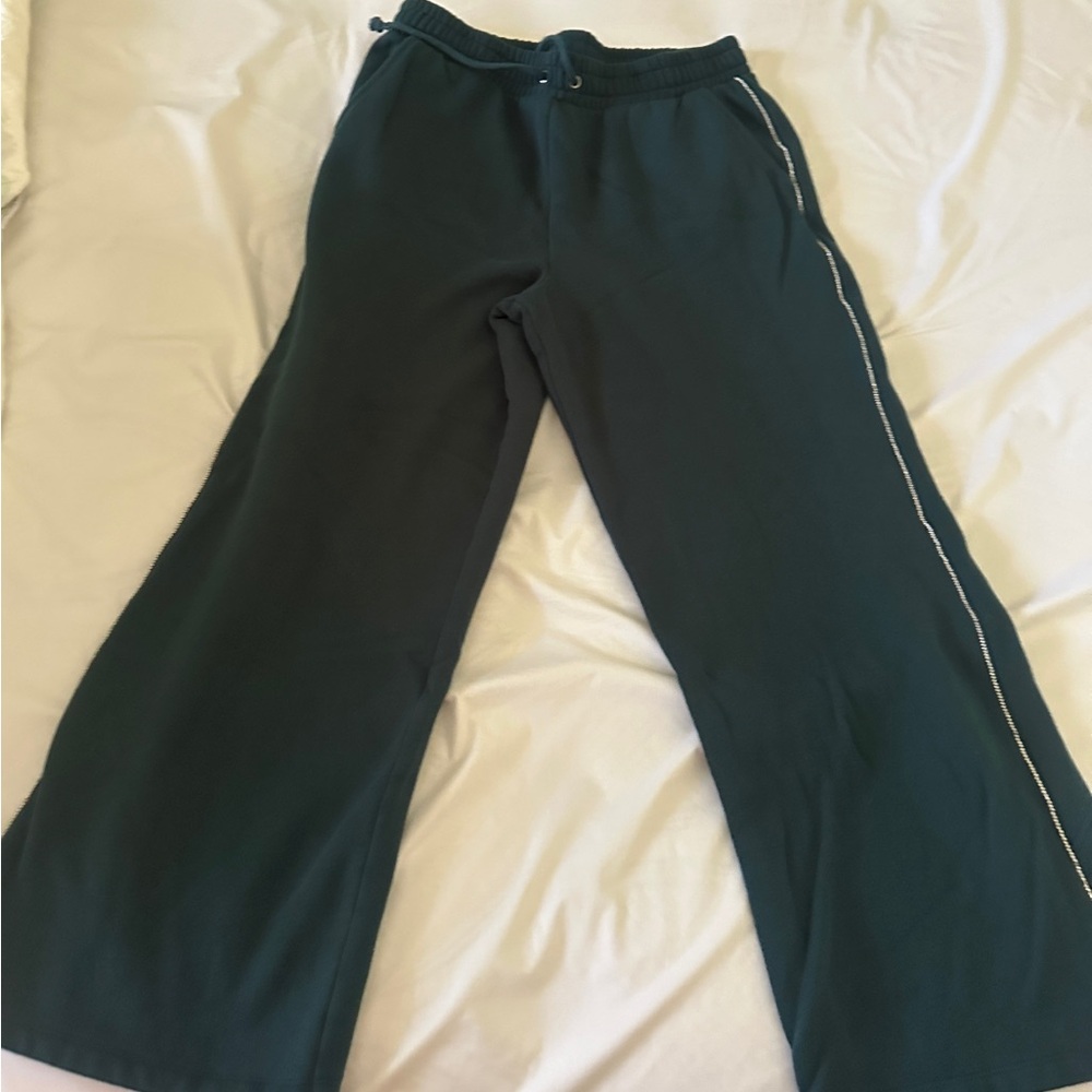 Victoria’s Secret Dark Green Sweatpants L